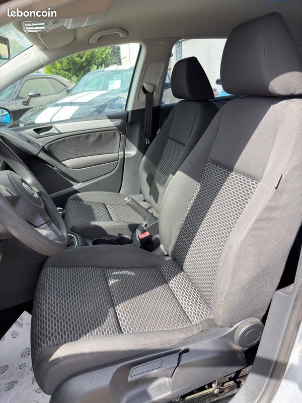 Volkswagen Golf 6 1.4i 80cv Confortline (image 9)