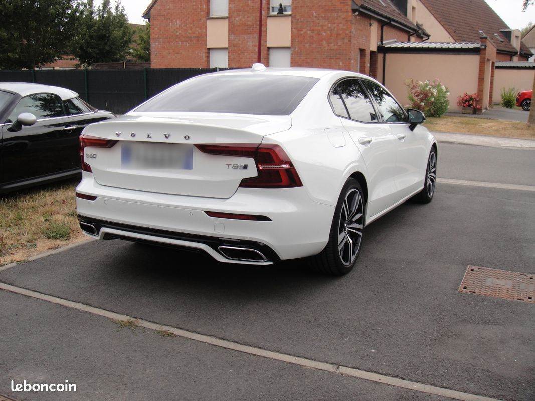 VOLVO S60 T8 Twin Engine 303 + 87ch R-Design Geartronic 8 (image 5)