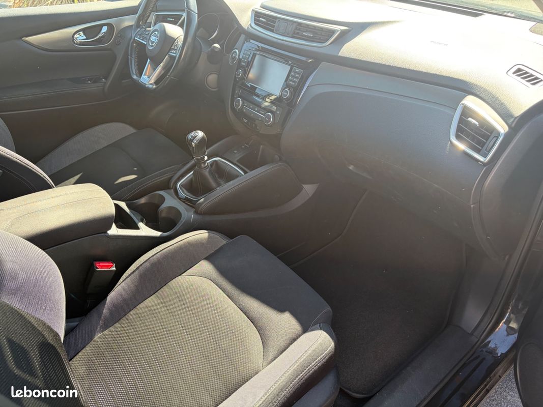 NISSAN Qashqai GENERATION-II 1.2 DIGT 115 N-CONNECTA 2WD (image 28)