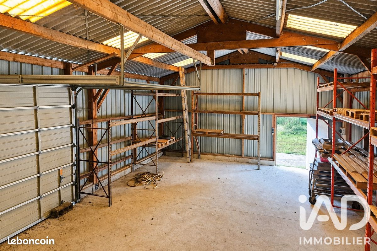Maison 1 pièce 120 m² · à Saint-Caradec · 120 m² · 64 000 €