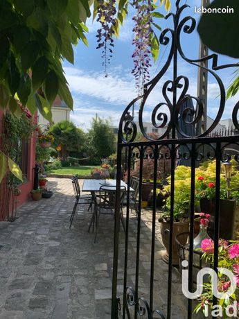 Maison 9 pièces 220 m²