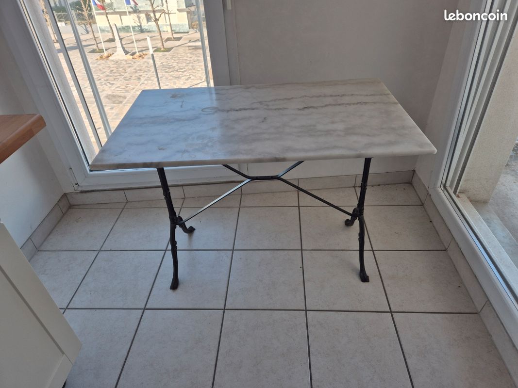 A vendre table de bar en marbre 100x60 (image 2)