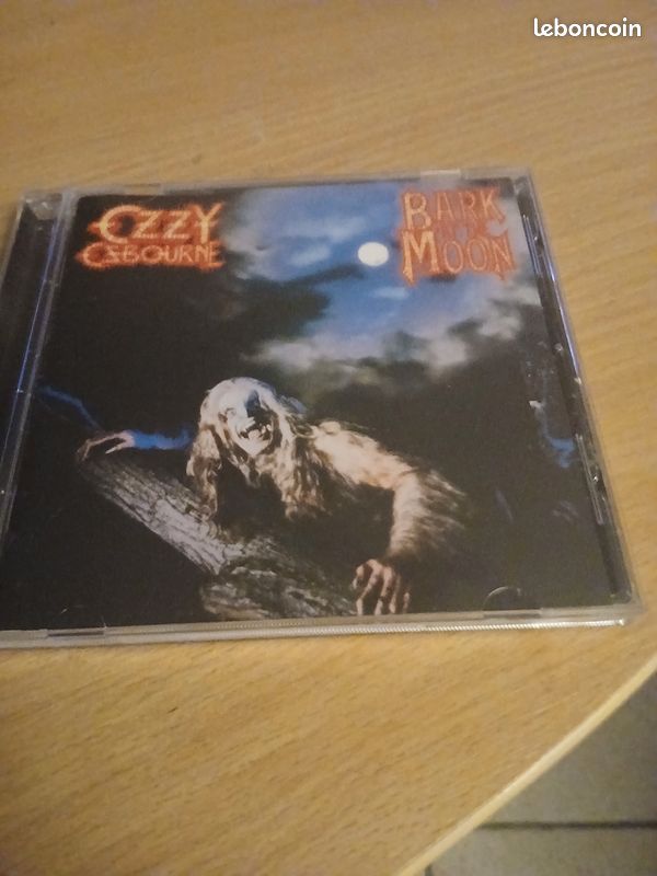 CD OZZY OSBOURNE "bark at the moon", très bon état (image 1)