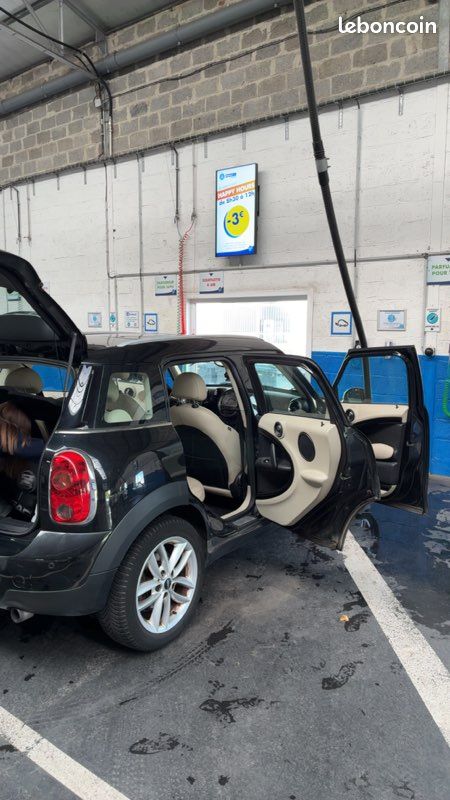 Mini cooper countryman (image 2)