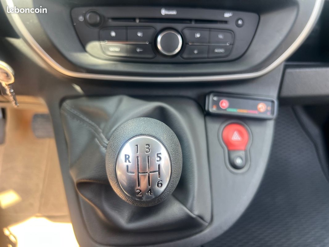 RENAULT KANGOO EXPRESS 1.5 BLUE DCI 80 Air Link 80Ch camera de recul radar AR carplay antivol cabine Garantie 12 mois (image 22)