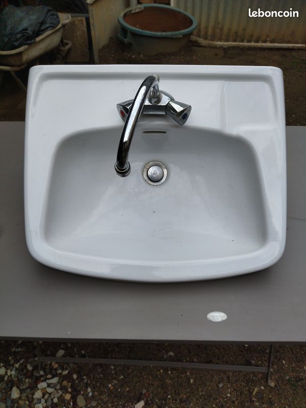 Lavabo sur colonne (image 1)