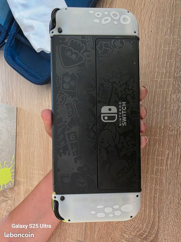 Console Switch oled édition splatoon 3. . Toute neuve. Jamais utilisée. . Avec animal crossing. Manette pour Switch. Trousse de transport et protection (image 8)