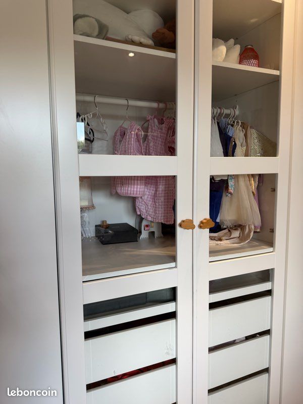 Dressing PAX (image 1)