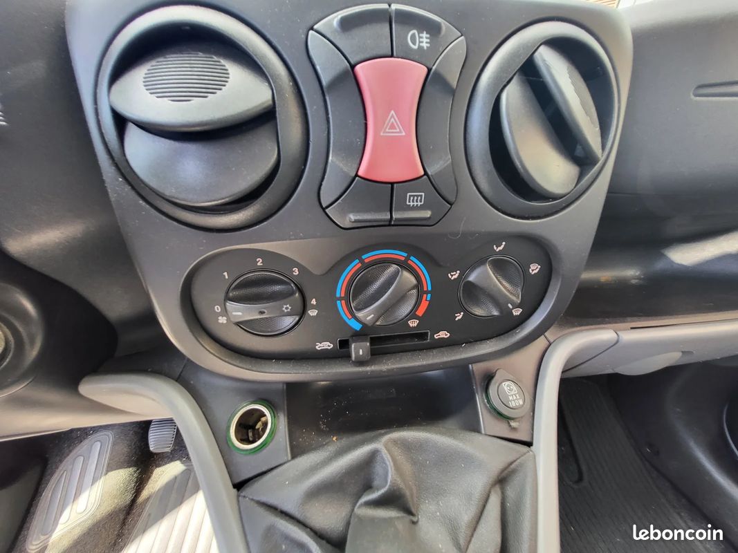 Fiat doblo family 1.9 mjt / 7 places / distri + embrayage + vidange + bougies + vanne egr neuve (image 27)