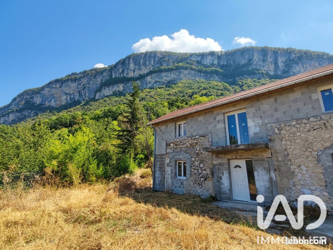 Maison 4 pièces 122 m² · à Champagneux · 122 m² · 294 000 €