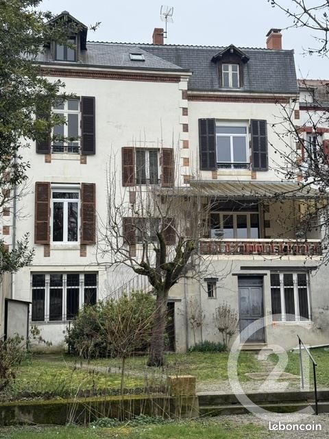Maison 7 pièces 480 m² · à Montluçon · 480 m² · 250 000 €
