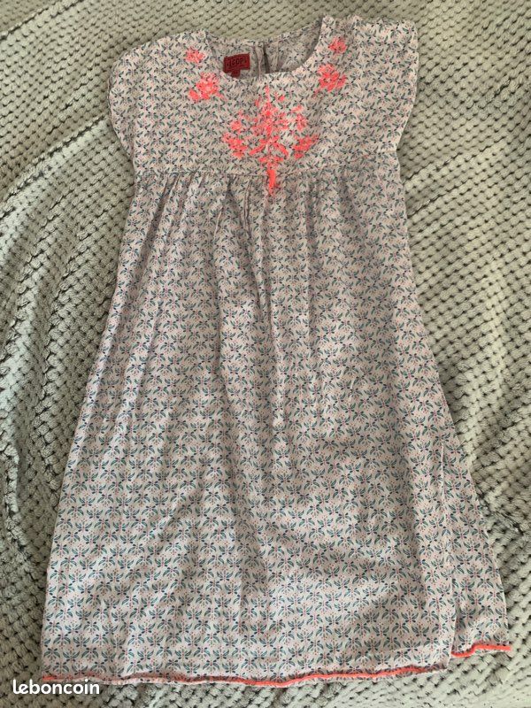 Robe (image 1)