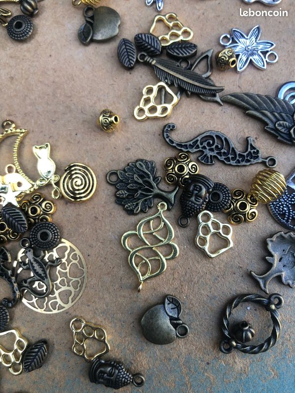 Breloques Lot B14 - Têtes De Morts Acier Couleur Bronze - Les 6 Pièces - Loisirs Créatifs