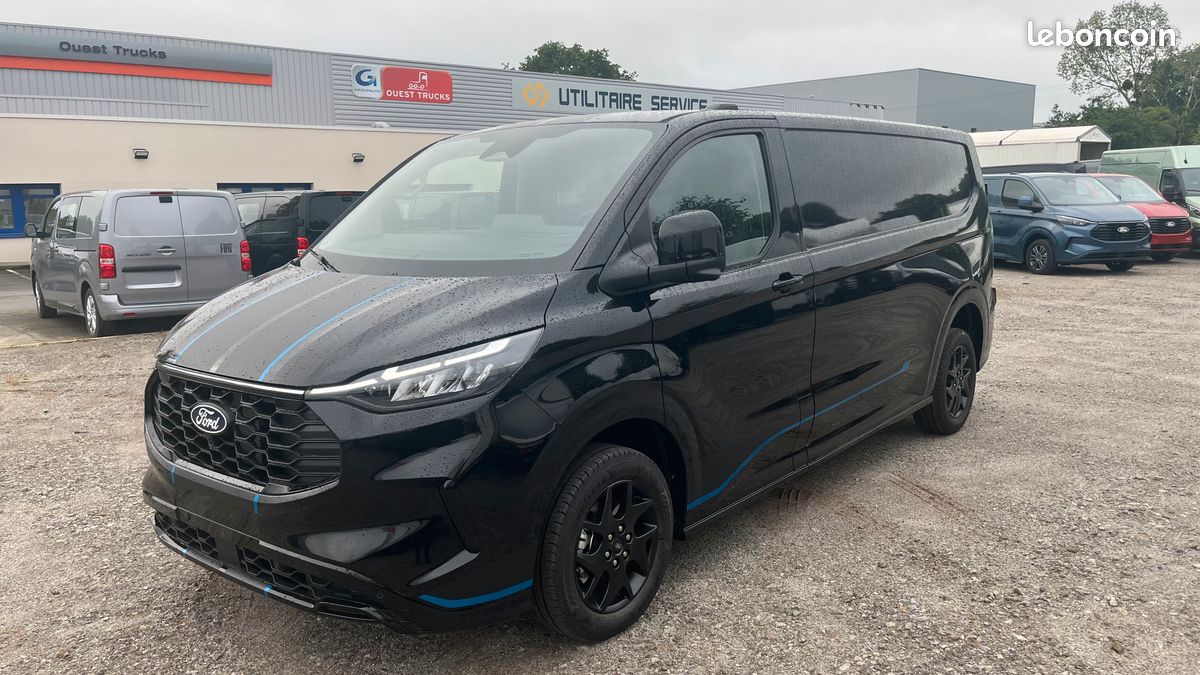 41 990 HT / Ford transit custom sport 320 l2h1 2.0 ecoblue 170 cv bva noir neuf / tva recuperable (image 1)