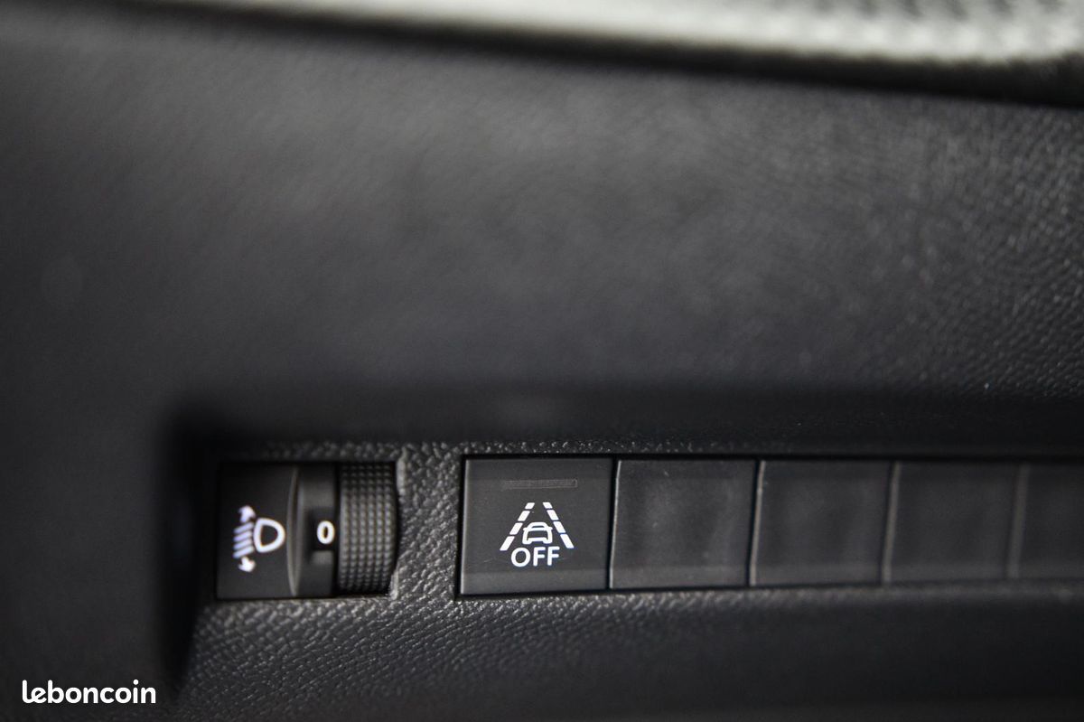 PEUGEOT 208 PureTech 100 S&S BVM6 Allure (image 21)