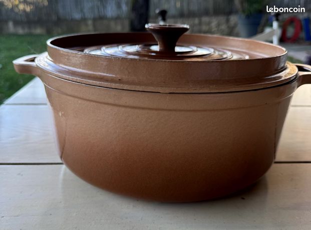 Cocotte en fonte émaillée 26 cm INVICTA - Arts de la table