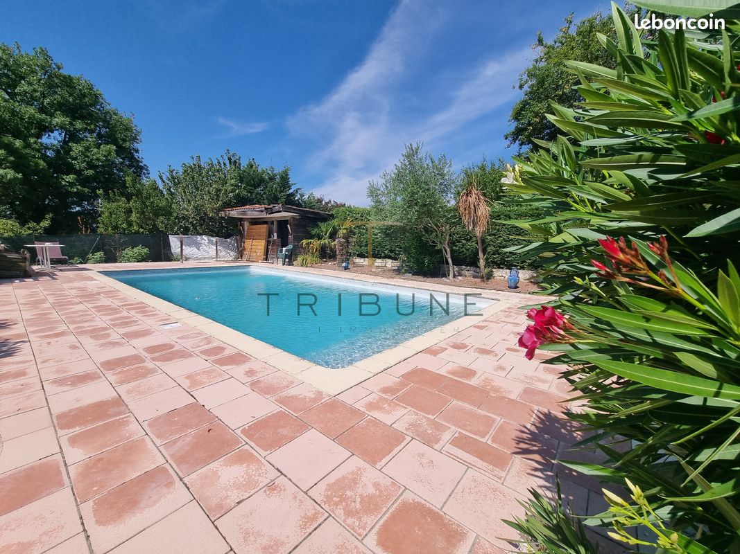 Maison 4 pièces 196 m² · à Laroque-Timbaut · 196 m² · 225 000 €