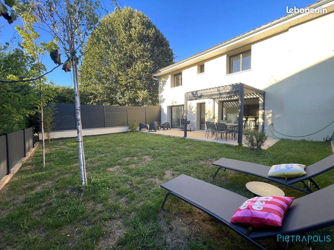Maison 5 pièces 120 m² · à Montanay · 120 m² · 460 000 €