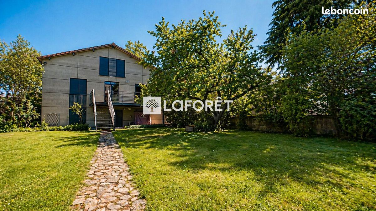 Maison 6 pièces 210 m² · à Lyon · 210 m² · 880 000 €