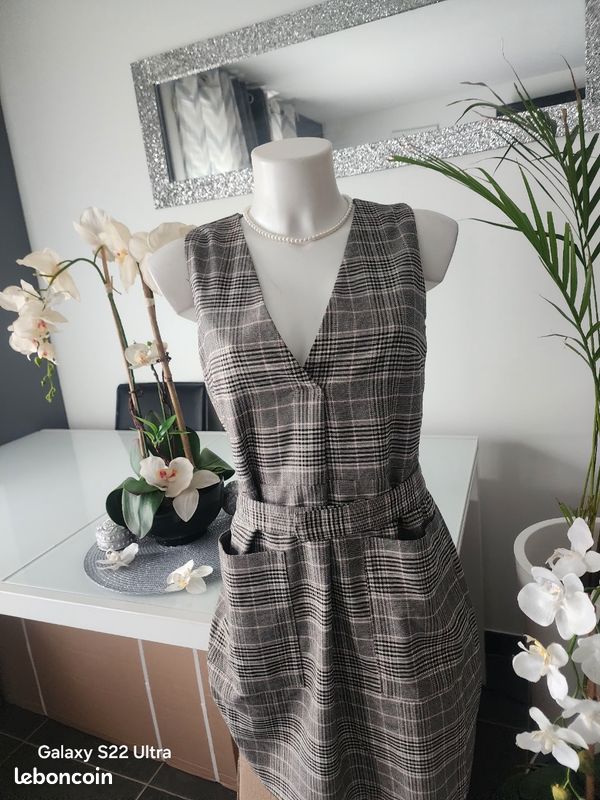Robe French Connection Taille 14 - Style Skater (jupe évasée) - Mini Longueur - Occasion Très Bon état