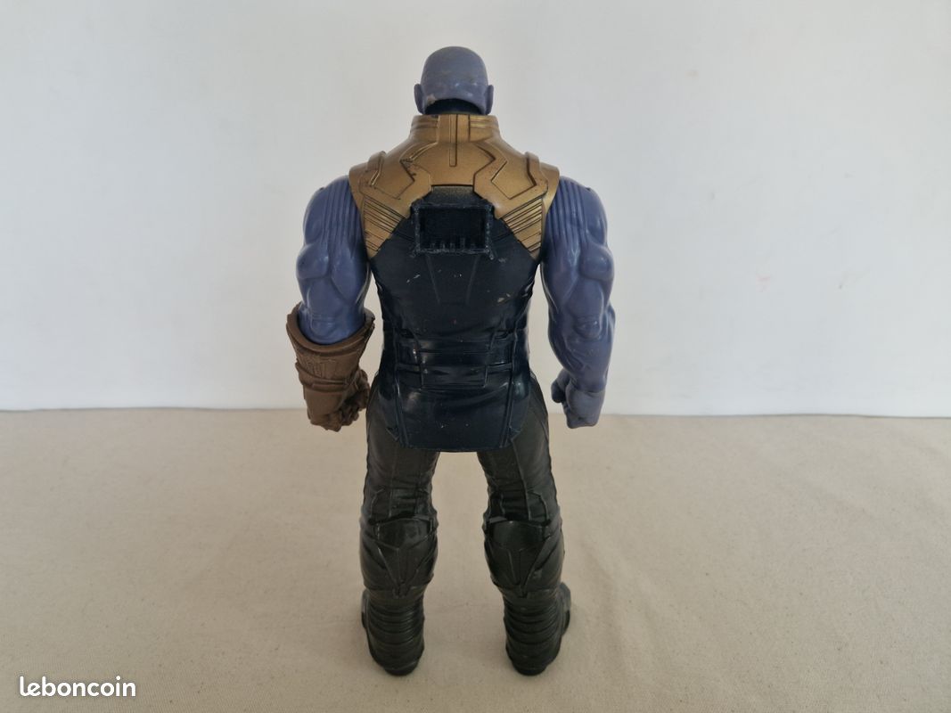 Grande figurine Thanos (image 2)