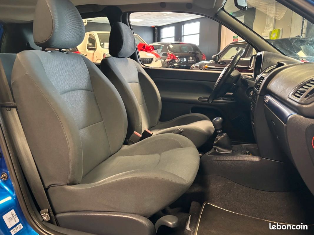 RENAULT CLIO 2.0i 16V Sport Jean Ragnotti (image 16)