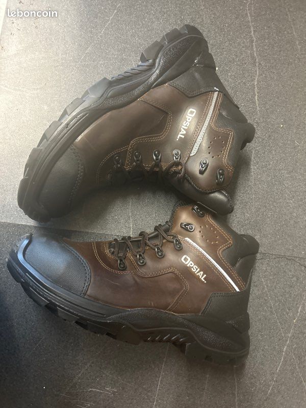 Chaussure sécurité pointure 44 (image 2)