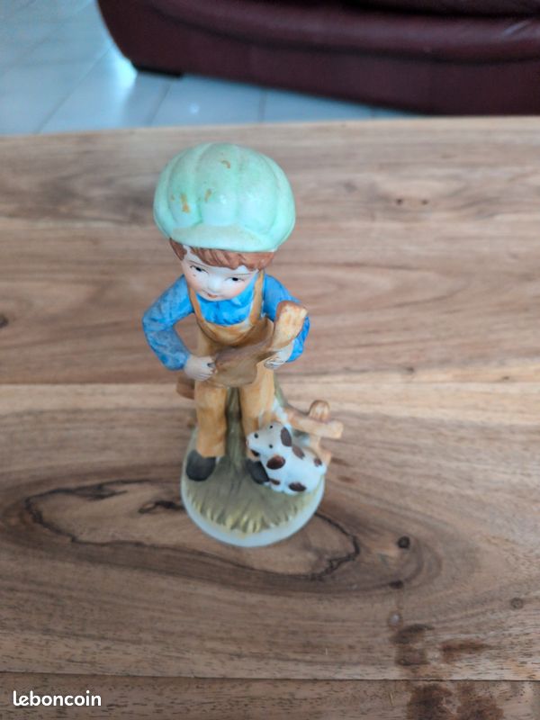Figurine en biscuit de porcelaine (image 1)