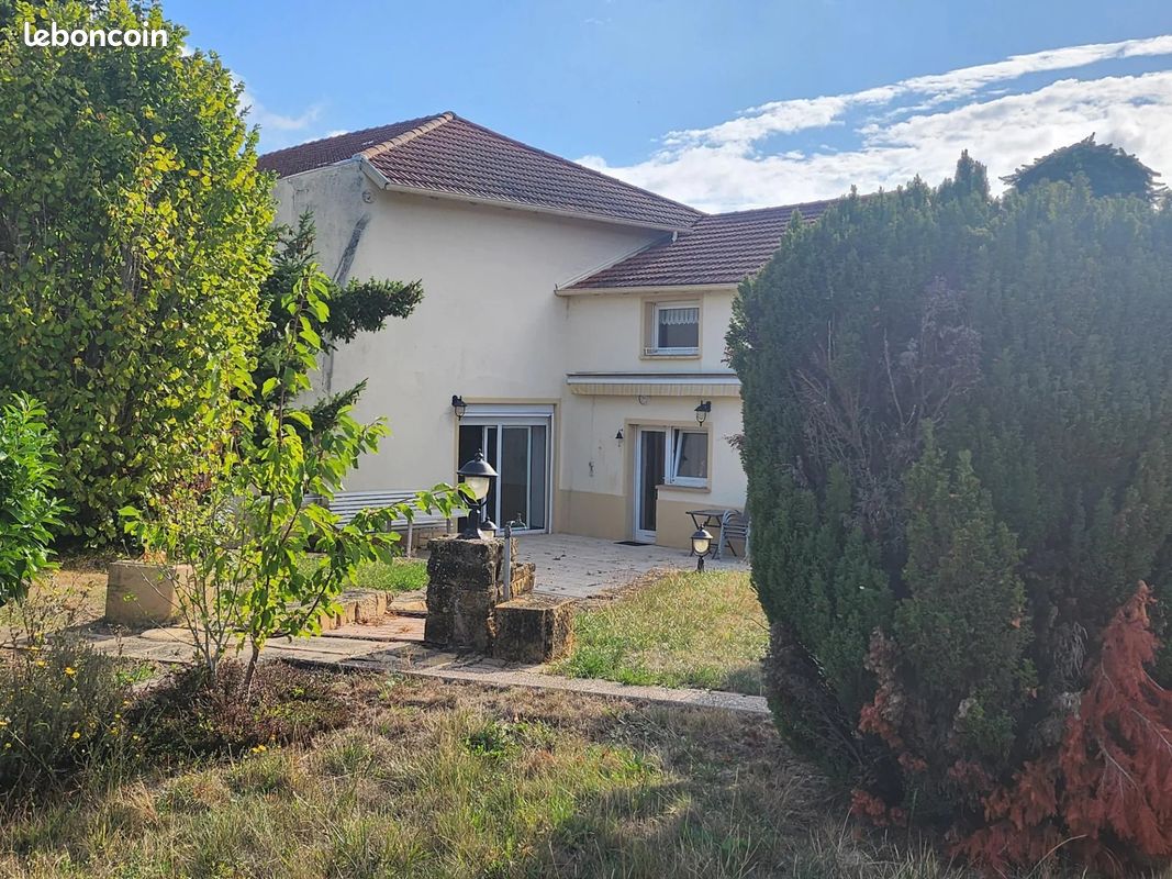 Maison 7 pièces 202 m² · à Rémilly · 202 m² · 325 000 €