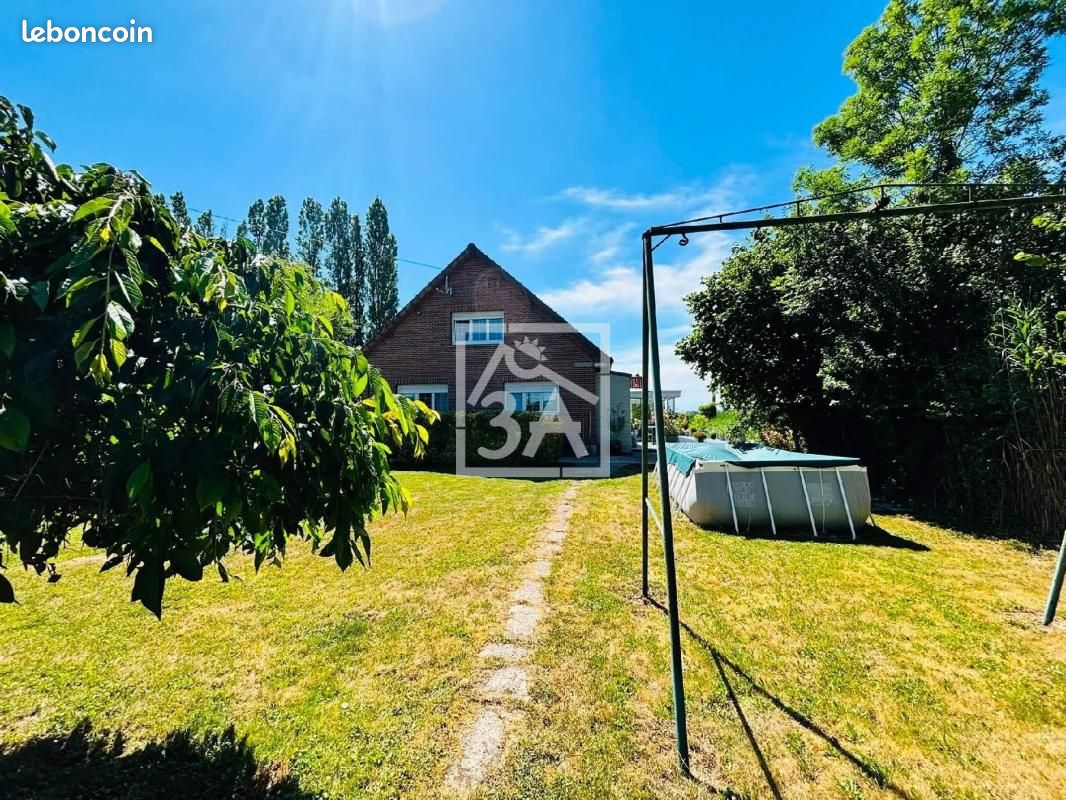 Maison 9 pièces 195 m² · à Steenbecque · 195 m² · 229 000 €