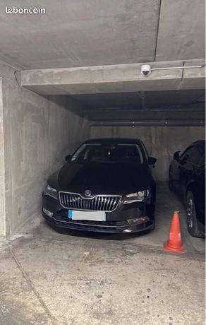 https://img.leboncoin.fr/api/v1/lbcpb1/images/47/45/14/474514ebb6075f2b834cc49562350cfcbf8b5cbf.jpg?rule=ad-image