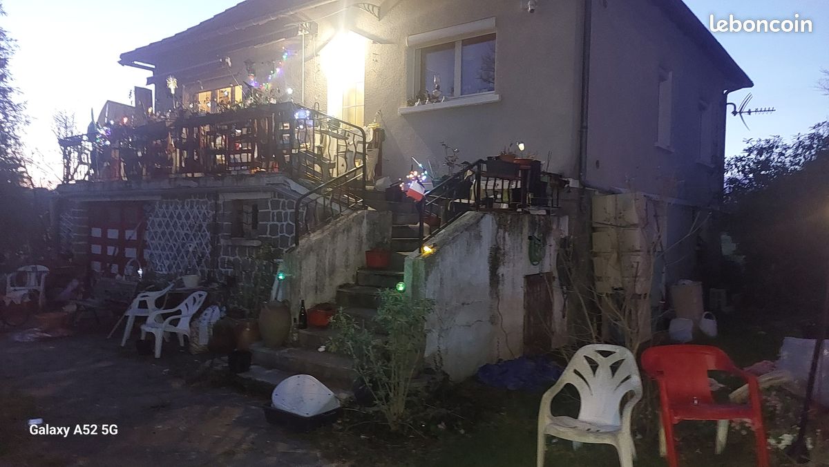 Maison 4 pièces 80 m² · à Saint-Saud-Lacoussière · 80 m² · 15 000 €