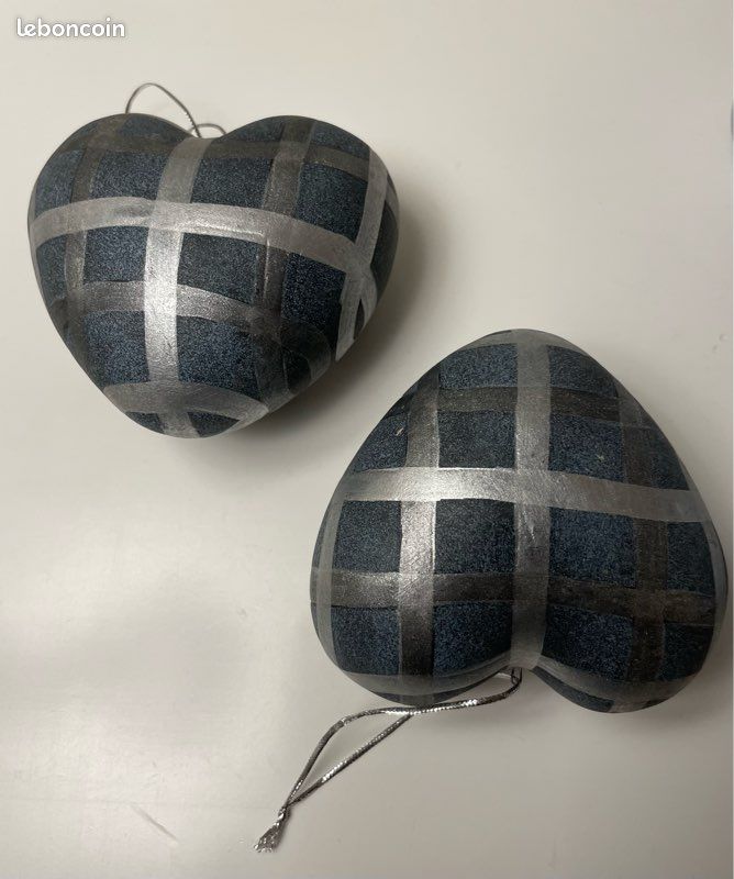 2 Cœurs gris-bleu en terre cuite décorée (image 1)