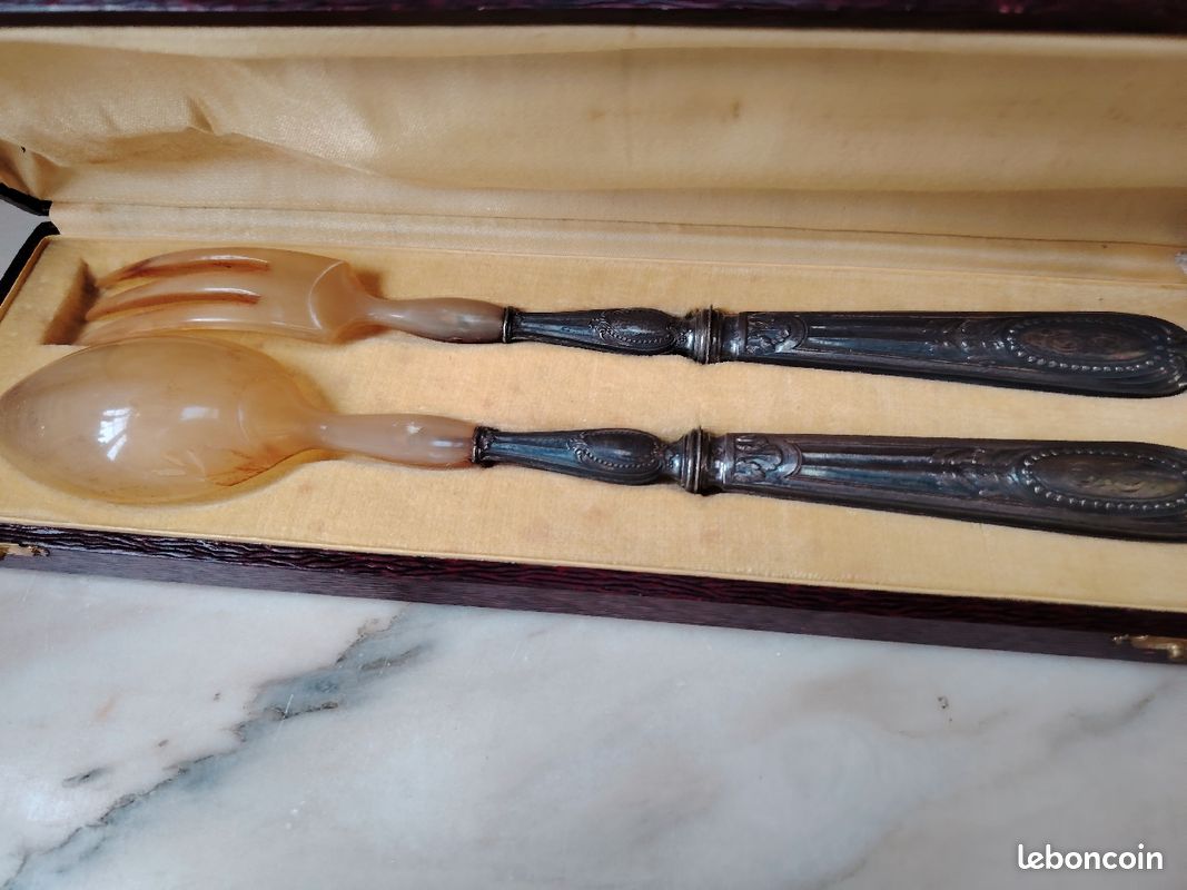 Lot de couvert vintage dans sont coffret (image 1)