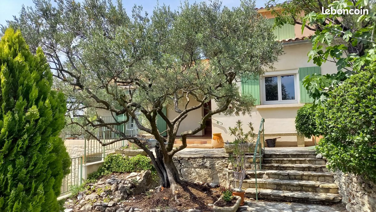 Maison 5 pièces 124 m² · à Vacqueyras · 124 m² · 380 000 €