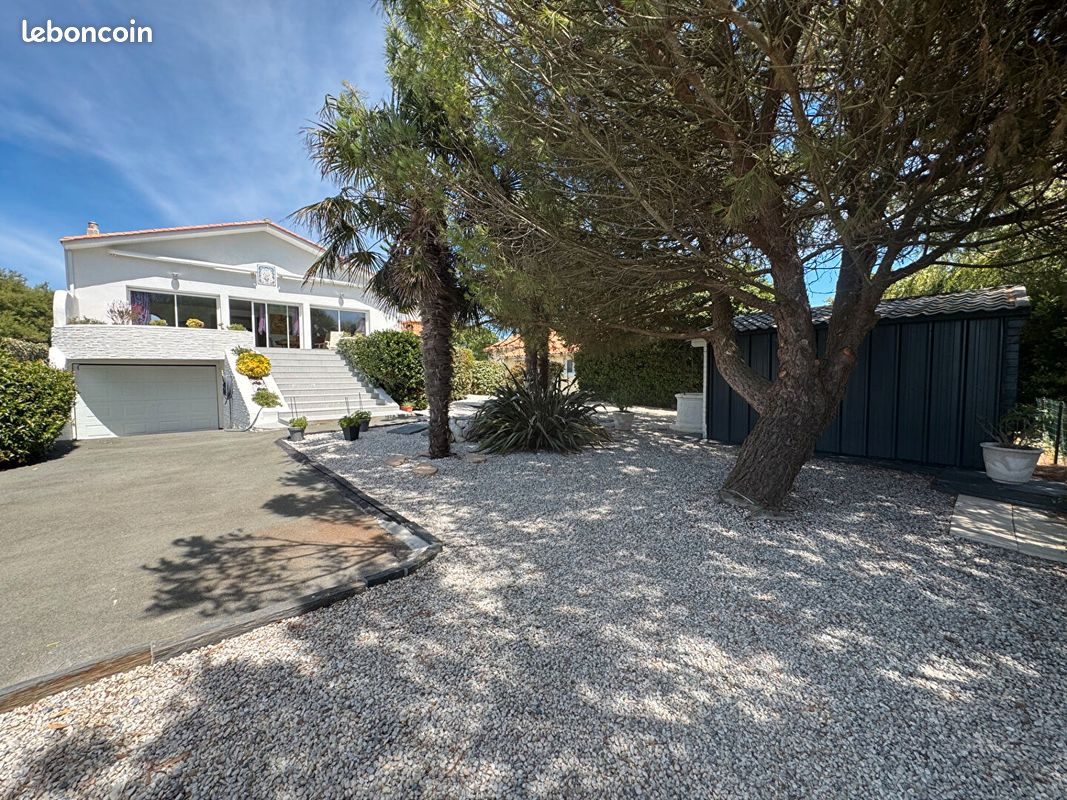 Maison 6 pièces 164 m² · à Port-des-Barques · 164 m² · 470 000 €