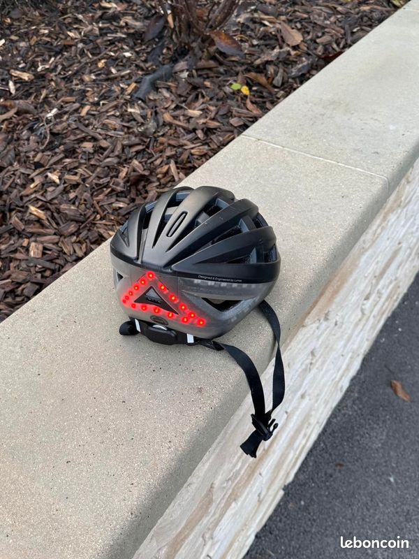 Casque Vélo Lumos Kickstart Lite V2 Noir - MIPS - Taille M/L (54-61 Cm) - Neuf