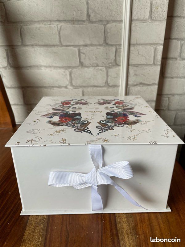 Boîte cadeau Sisley Paris neuve (image 6)