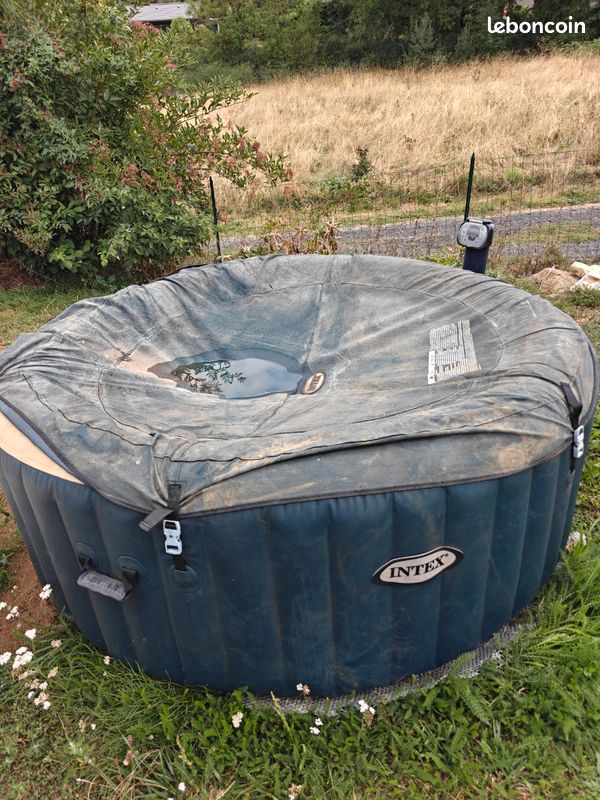 Spa Intex PureSpa 4 places – fonctionnel – à réparer / 150 (image 1)