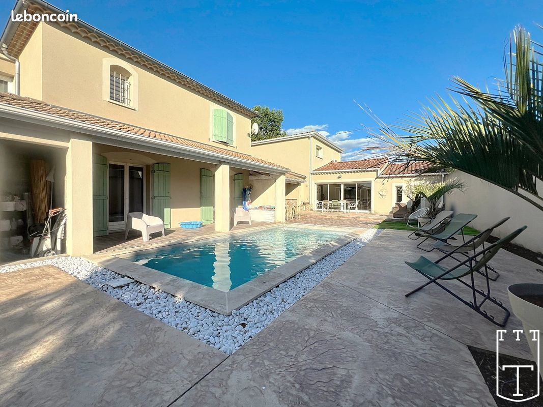Maison 9 pièces 310 m² · à Aubenas · 310 m² · 478 000 €