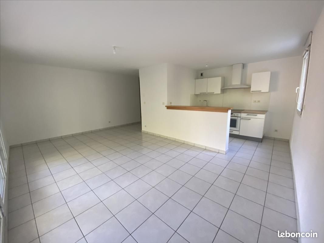 Appartement 3 pièces 65 m² · à Besançon · 65 m² · 980 €