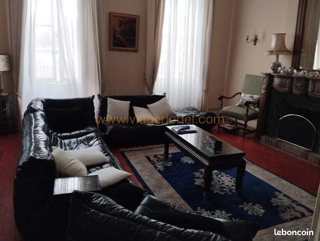 Appartement 5 pièces 131 m² · à Marseille · 131 m² · 245 000 €