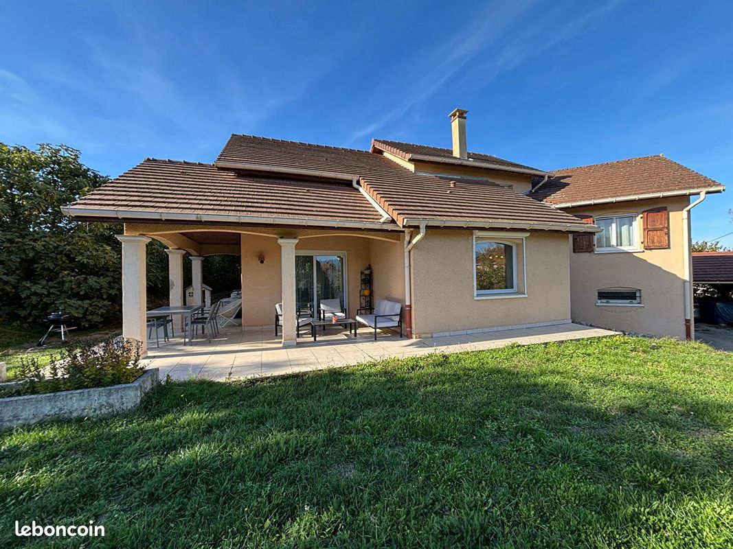 Maison 5 pièces 131 m² · à Pressins · 131 m² · 378 000 €