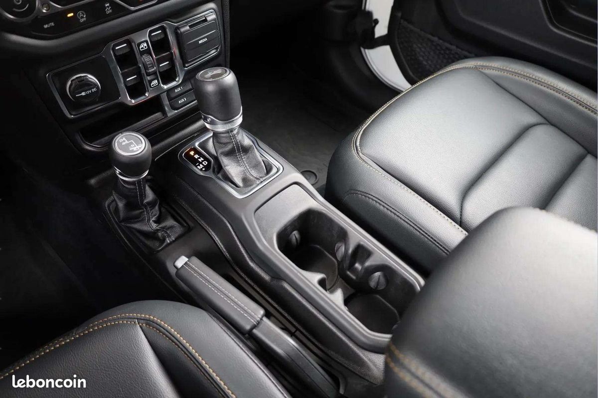 Jeep Wrangler Unlimited Sahara 2.0 Turbo 272 ch * 4x4 * Full Cuir * ACC * CarPlay * Écran 12.3 * LED (image 8)