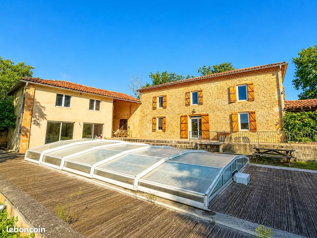 Maison 9 pièces 201 m² · à Larcan · 201 m² · 349 000 €