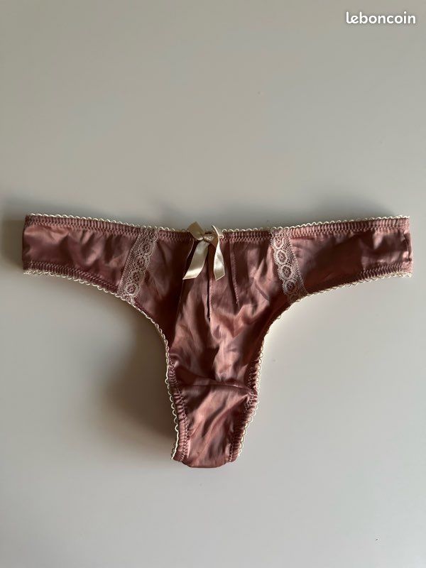 Magnifique string La Redoute création taille 36 Vêtements