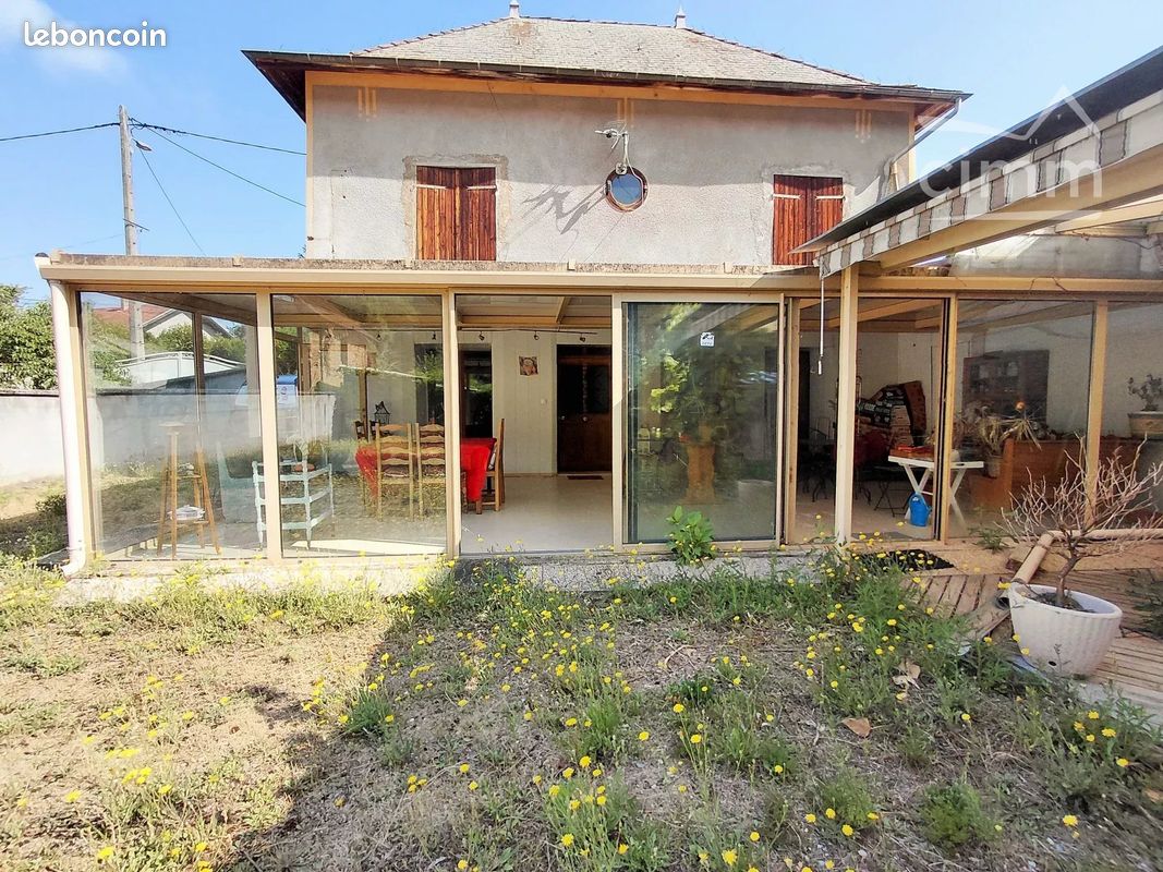 Maison 3 pièces 100 m² · à Vignieu · 100 m² · 160 000 €