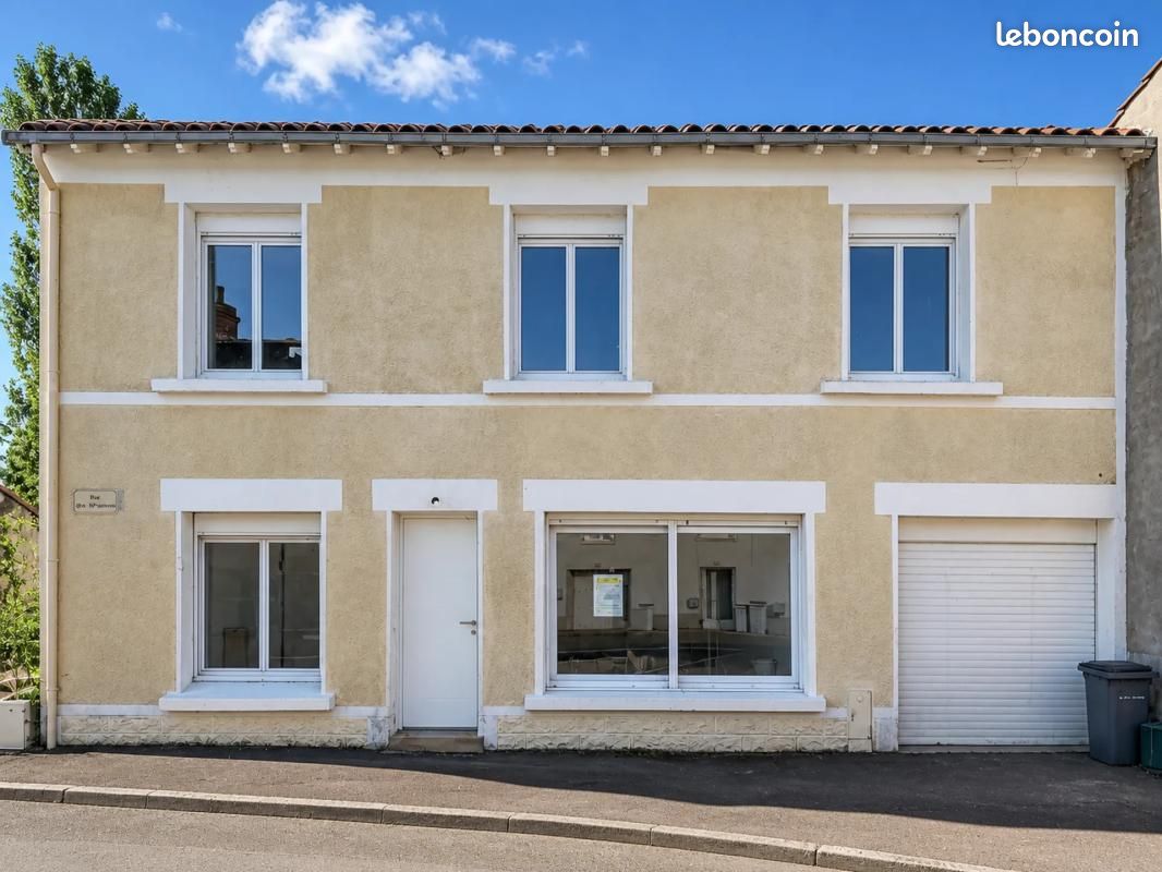 Maison 5 pièces 200 m² · à Saint-Étienne-de-Mer-Morte · 200 m² · 269 000 €