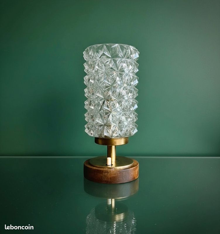 Ancien Plafonnier Globe En Verre Moulé Motif Pointe De Diamant – Déco Vintage