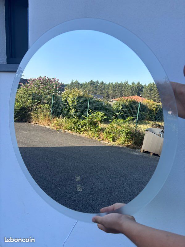 Miroir rétro éclairé (image 1)